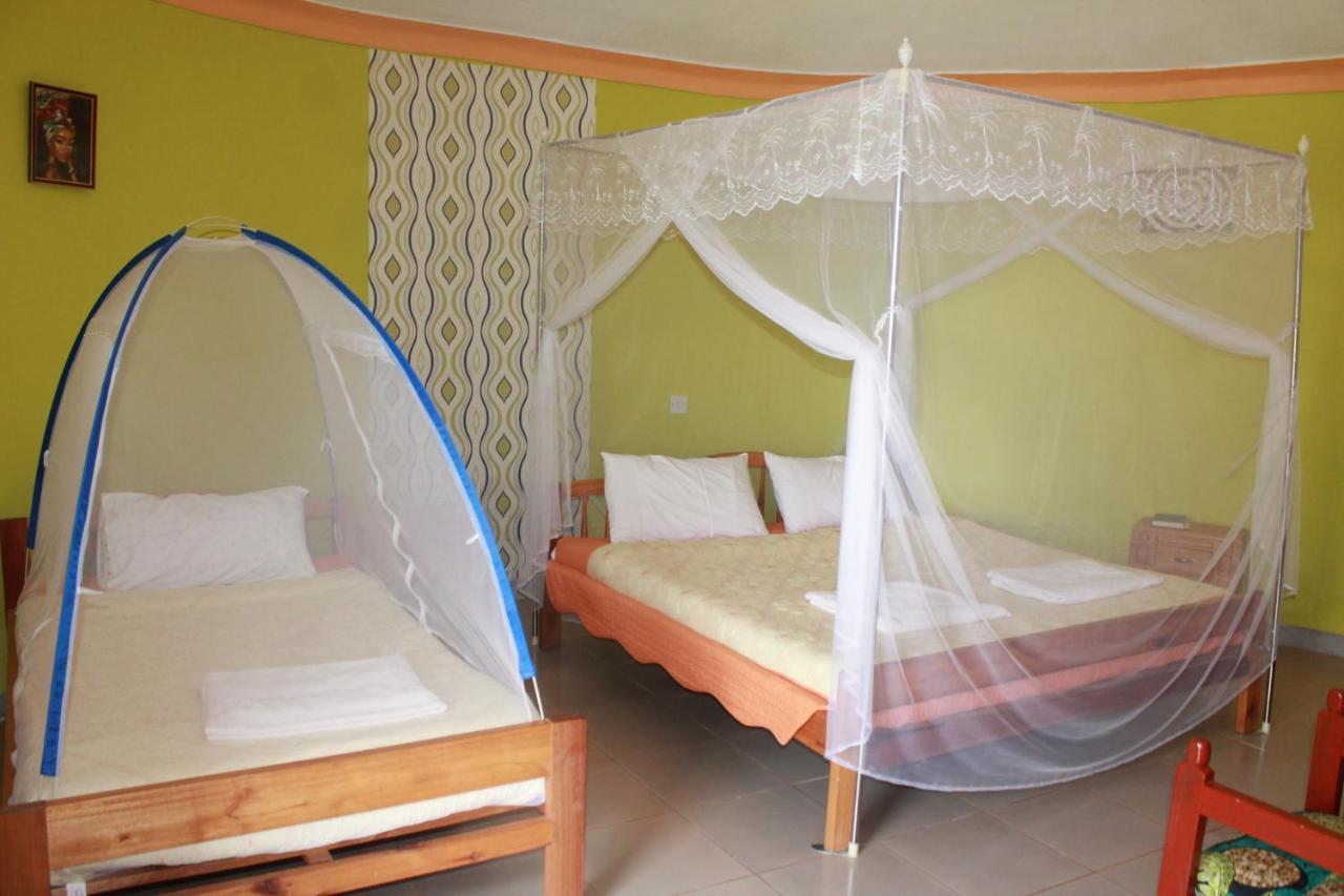 Crater Bay Cottages Kabale Екстер'єр фото
