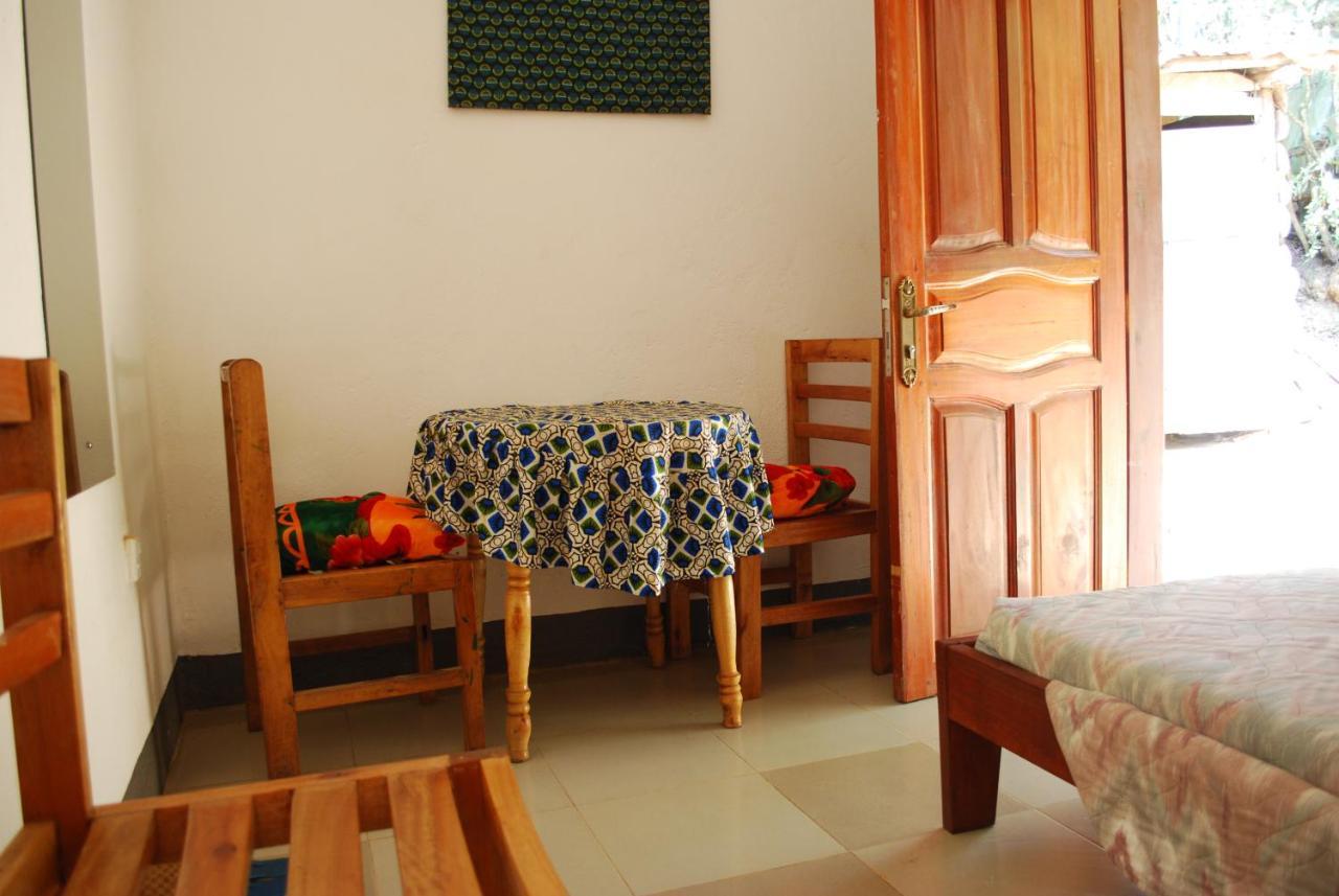 Crater Bay Cottages Kabale Екстер'єр фото