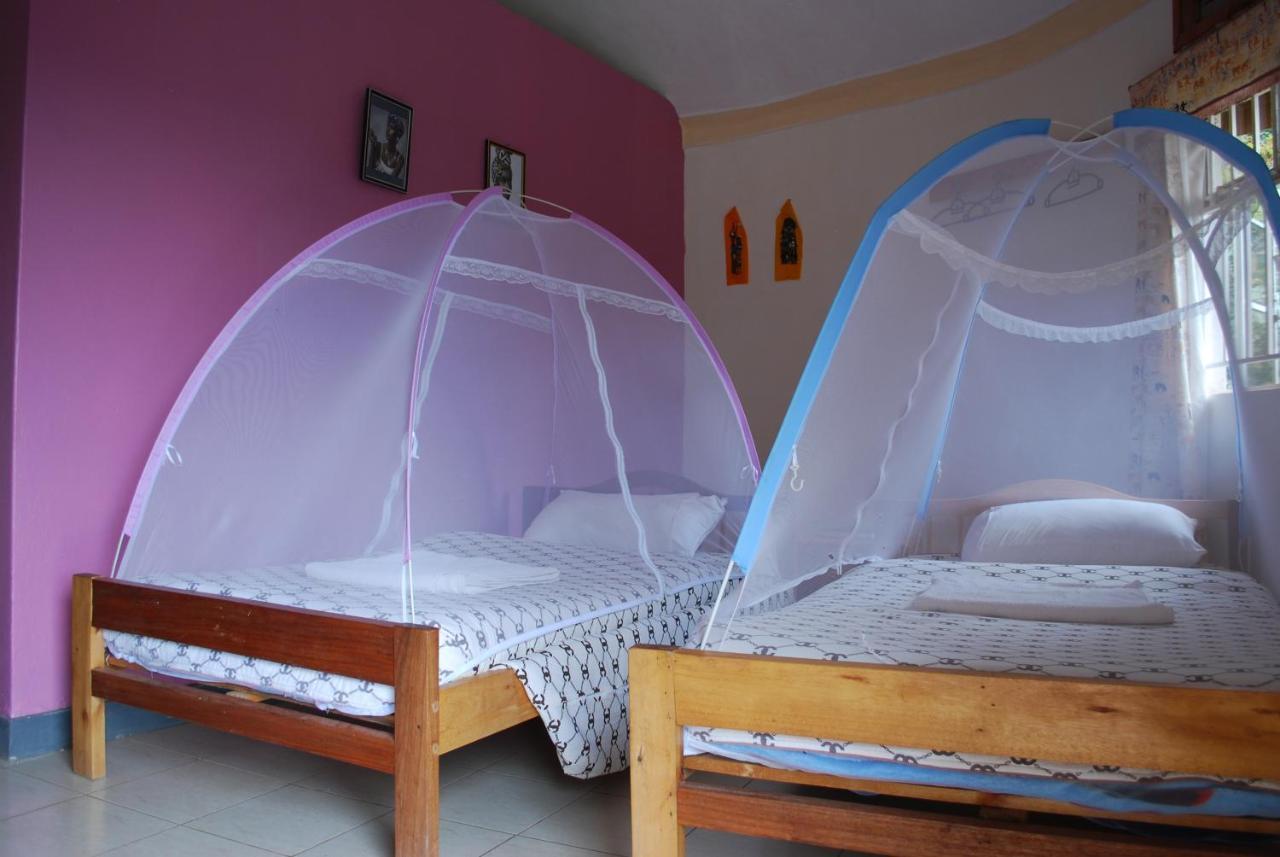 Crater Bay Cottages Kabale Екстер'єр фото