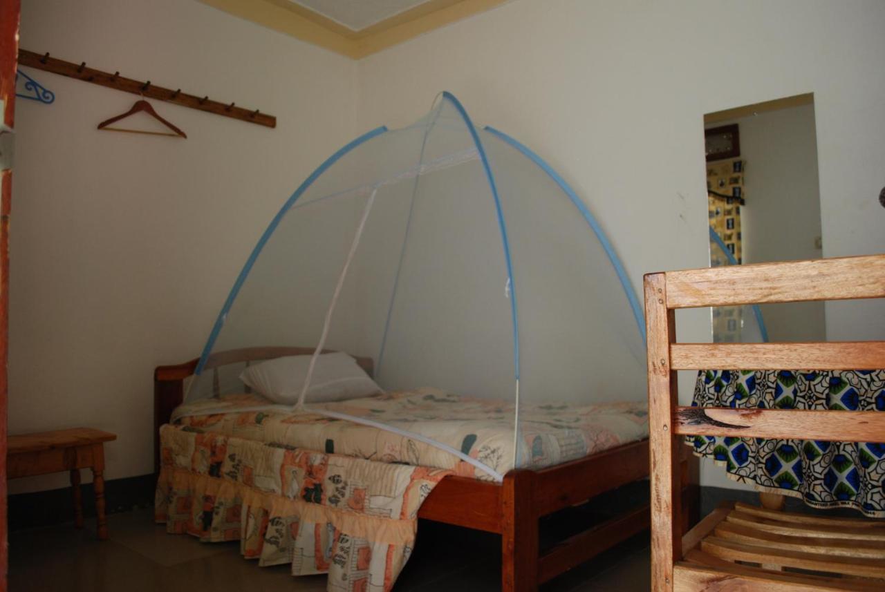 Crater Bay Cottages Kabale Екстер'єр фото